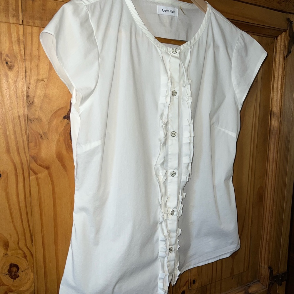 Calvin Klein white button down short sleeve blouse. Size s/m. EUC - Picture 4 of 6